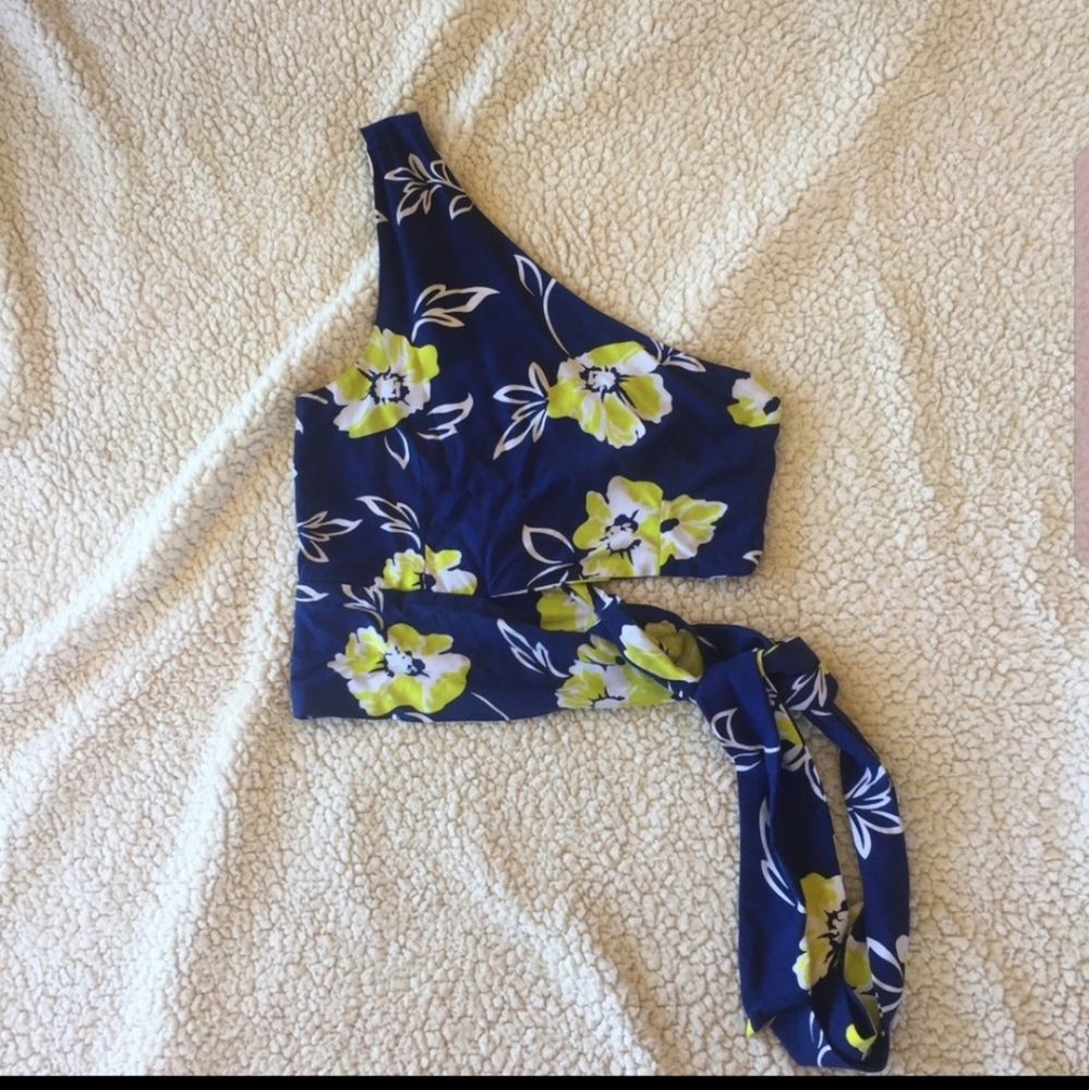 Valija Crop Styled Top